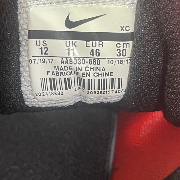 Athletic_Shoes